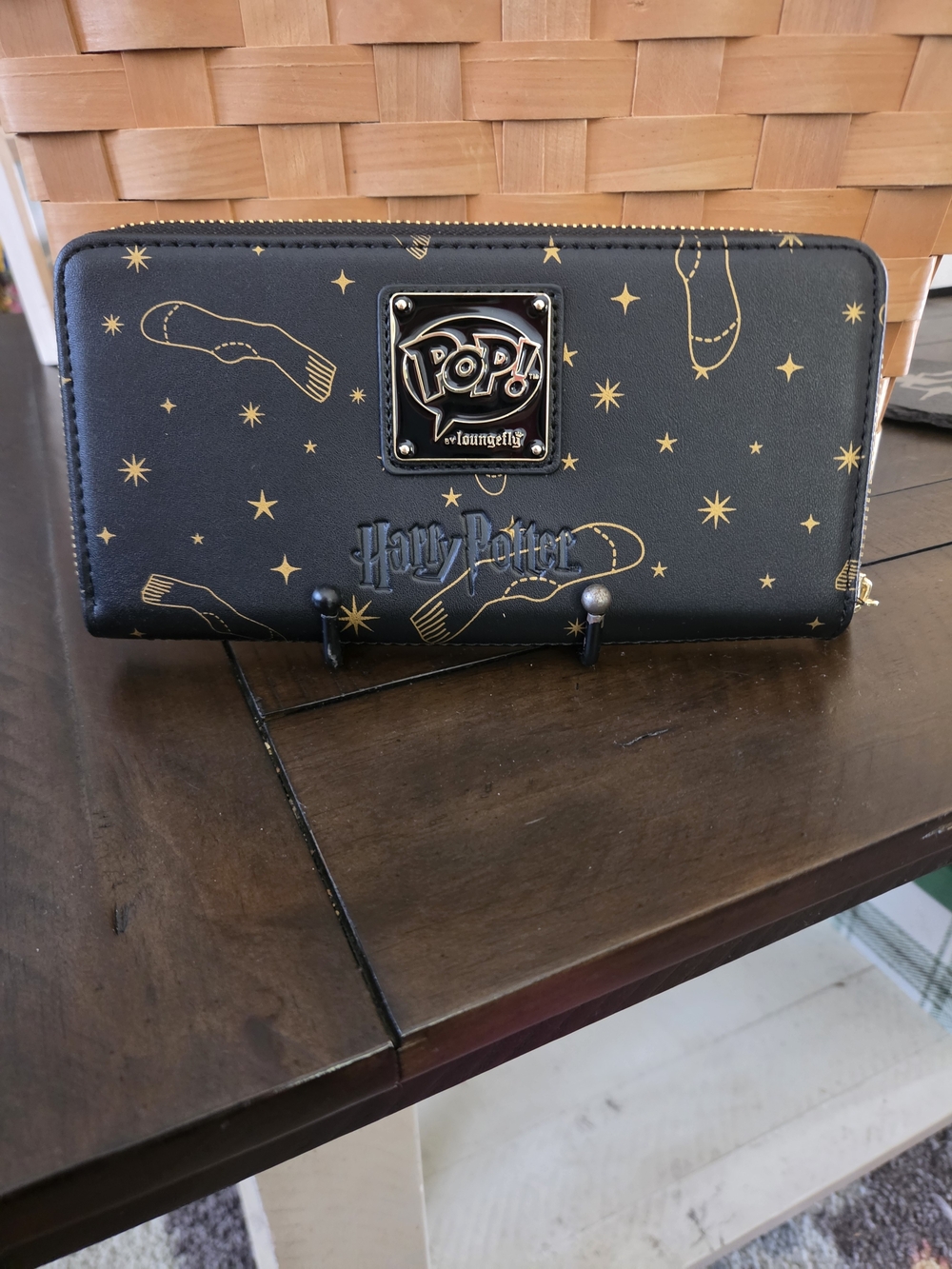 Loungefly Harry Potter - With Dobby Face Detail Zip Around Wallet - Picture 2 of 10